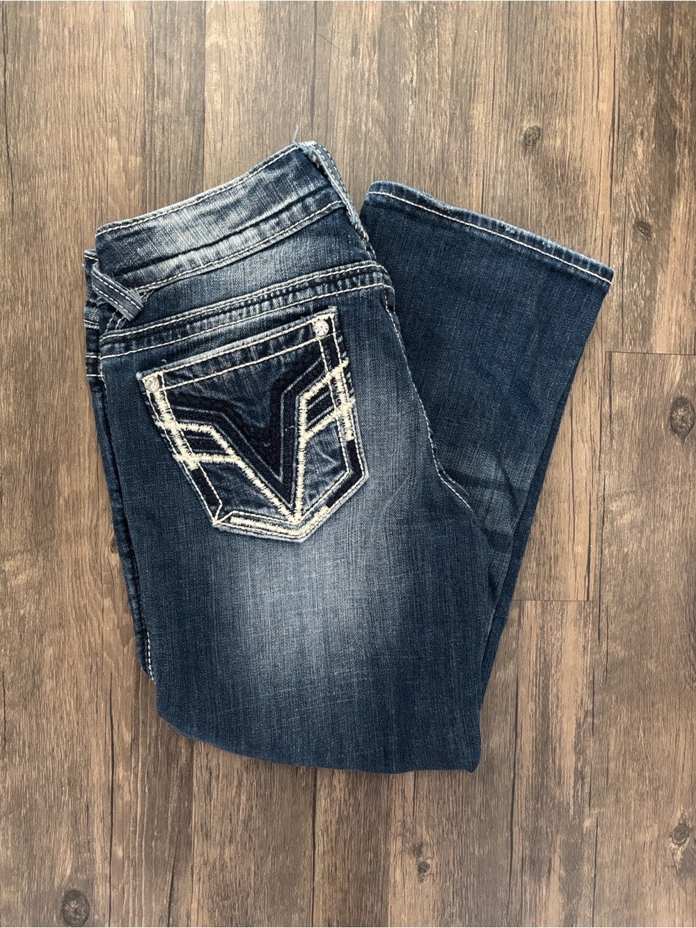 Vigoss The Chelsea Capri Jeans Women's Size 3/4 Dark Wash Rhinestone Denim Capri